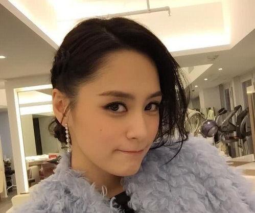 娱乐圈吃瓜美女,娱乐圈“吃瓜”美女生存指南